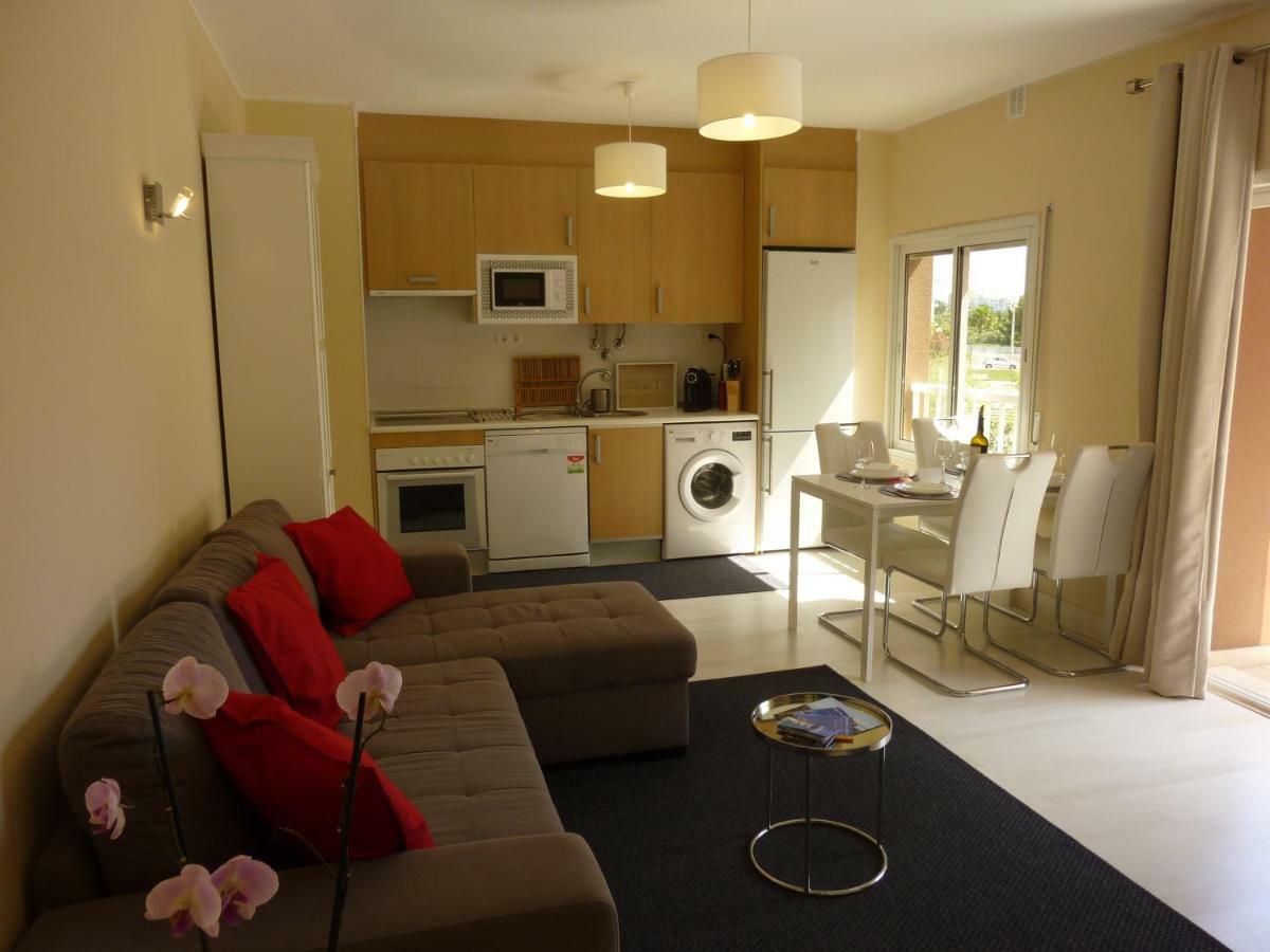 Beach & Sea Apt, Fast Wifi, Airco, Private Parking And Pool 포티마오 외부 사진