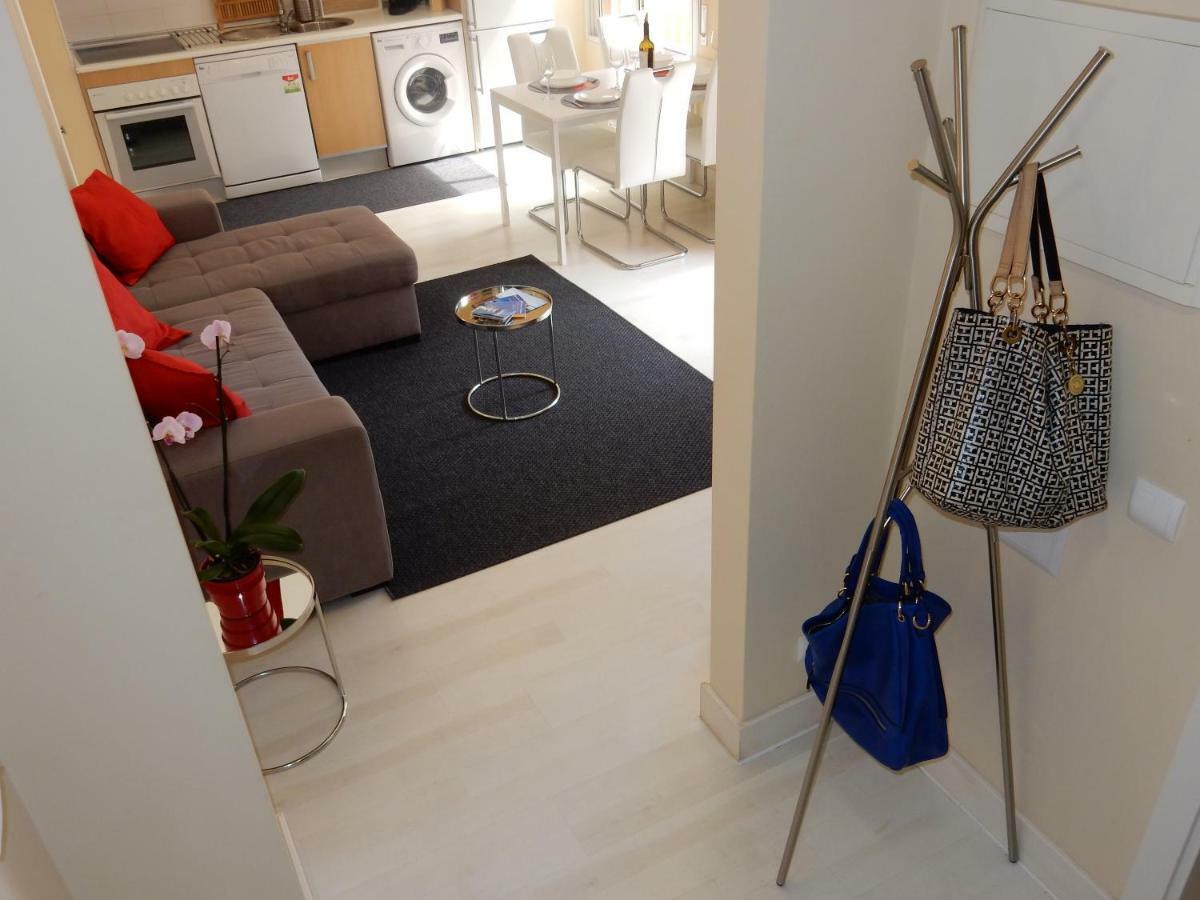 Beach & Sea Apt, Fast Wifi, Airco, Private Parking And Pool 포티마오 외부 사진