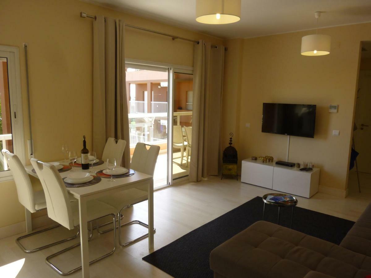 Beach & Sea Apt, Fast Wifi, Airco, Private Parking And Pool 포티마오 외부 사진